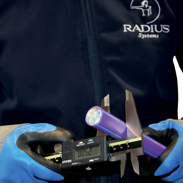 Quality_Measuring Radius employee measuring sub-duct